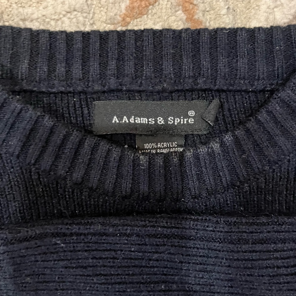 Cropped Sweater - Picture 3 of 3